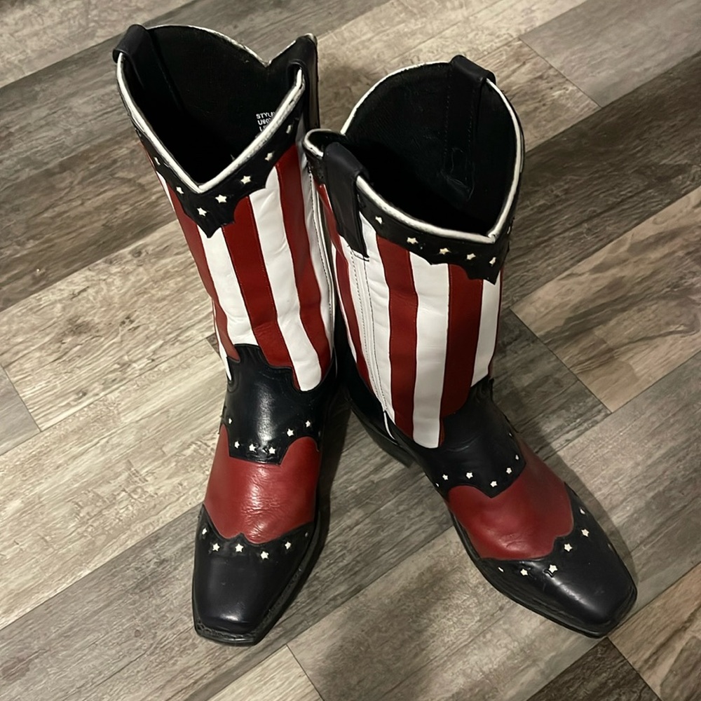 Awesome Patriotic Cowboys Boots. True to size square toe.